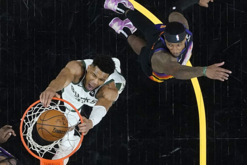 Bucks’ Giannis Antetokounmpo thought knee injury was worse than expected