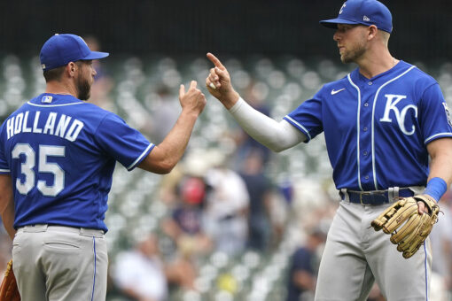 Royals top Brewers 5-2; early start for fans to watch Bucks