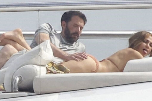 Jennifer Lopez, Ben Affleck get handsy on yacht as her ex, Alex Rodriguez, also vacations in French Rivera