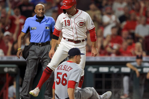 Farmer sparks Reds comeback for 6-5 win over Cardinals