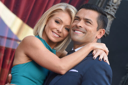 Kelly Ripa shows off her backside for Mark Consuelos in cheeky Instagram post: ‘When the end is in sight’