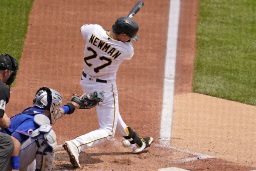 Pirates’ Kevin Newman hits 1-foot dribbler off Mets pitcher, chaotic play ensues