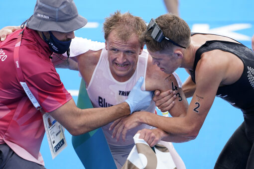 Tokyo Olympics triathlete Kristian Blummenfelt vomits, collapses after winning event