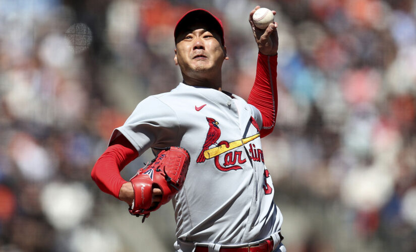 Kim pitches Cardinals past Giants, St. Louis gets to Gausman