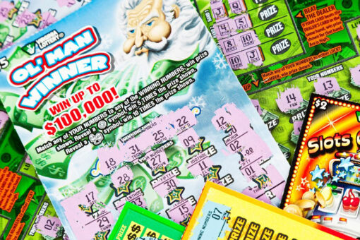 Oblivious lottery winner carried $39M winning ticket in purse for weeks