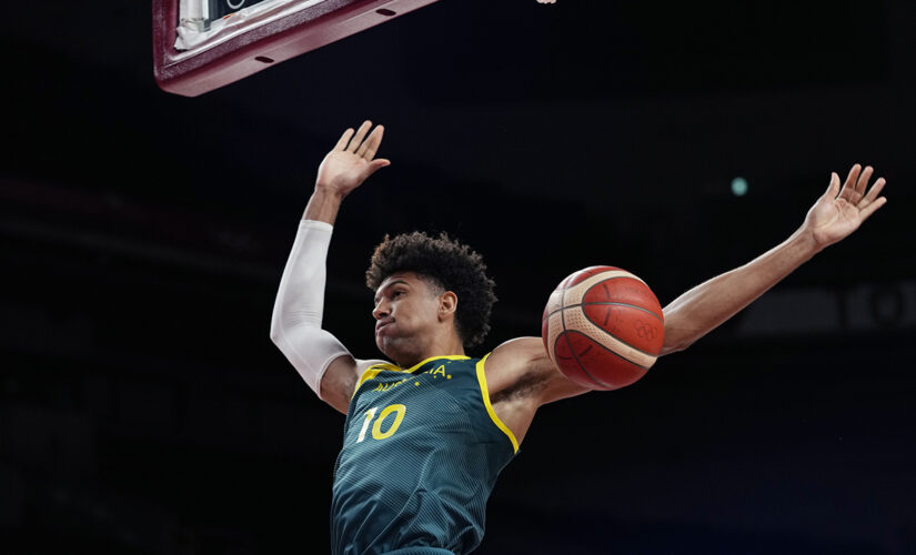 Australia now 2-0 in men’s basketball, tops Italy 86-83