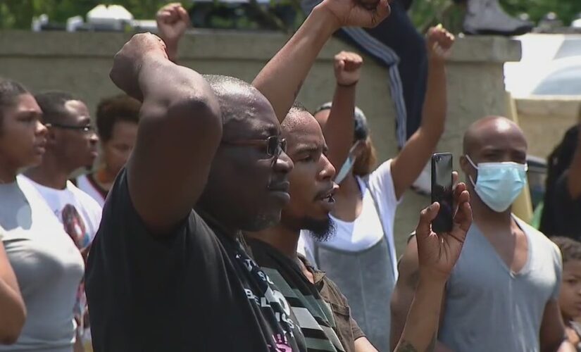 NJ protestors break windows at home of man accused in racist rant