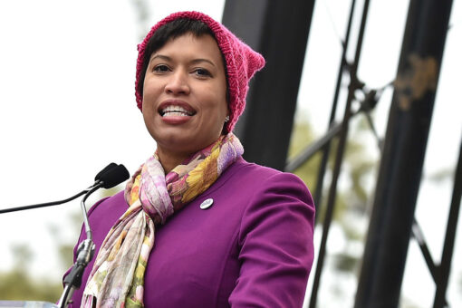 DC mayor reinstates indoor mask mandate
