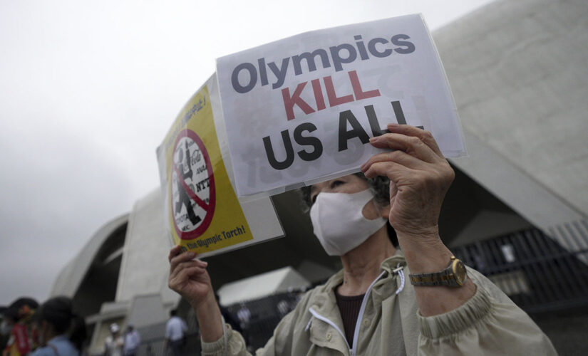 Holding Tokyo Olympics in pandemic shreds consensus in Japan