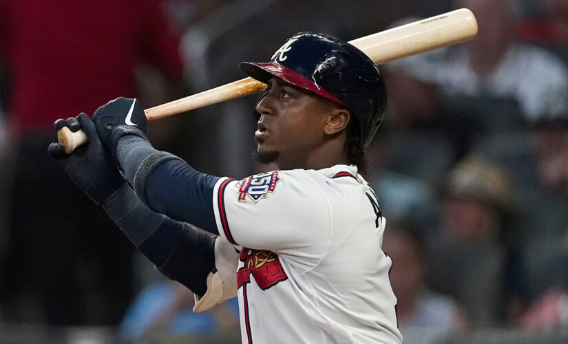 Albies hits 2 HRs, drives in 7 as Braves blast Mets 20-2