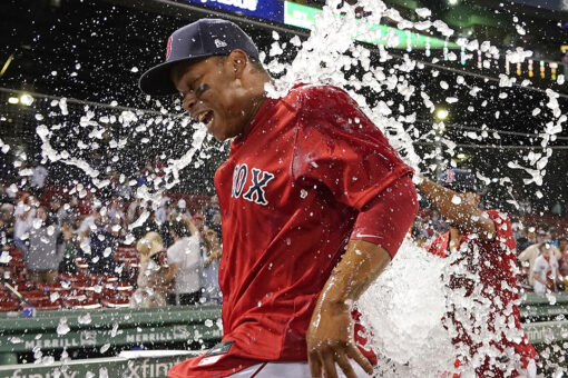 Devers homers twice, bullpen strong as Red Sox top Yanks 6-2