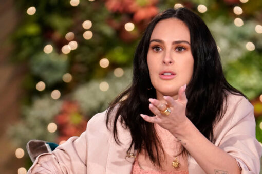 Rumer Willis shares more swimsuit snaps after hitting back at trolls to unfollow her