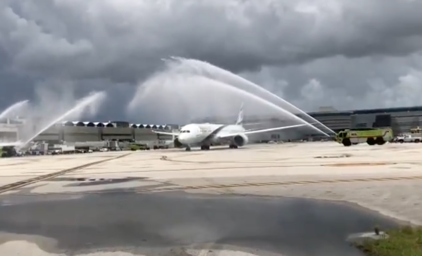 Israeli crew given ‘water salute’ for assistance during Surfside building collapse