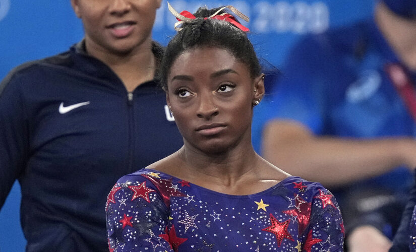 Simone Biles, Team USA sputter in qualifying round
