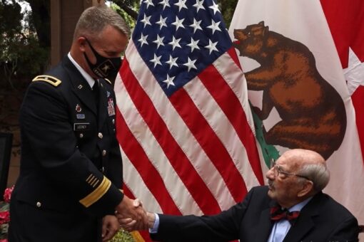 California WWII vet receives bronze medal 75 years after it was awarded