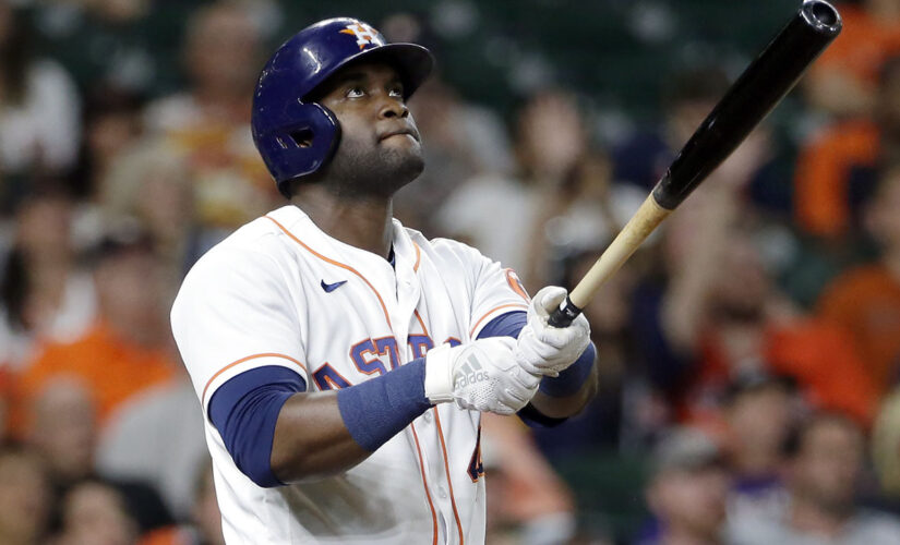 Alvarez ends slump with 2-run HR as Astros beat Indians 4-3