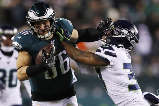 Despite teary goodbye to fans, Ertz remains in Philly