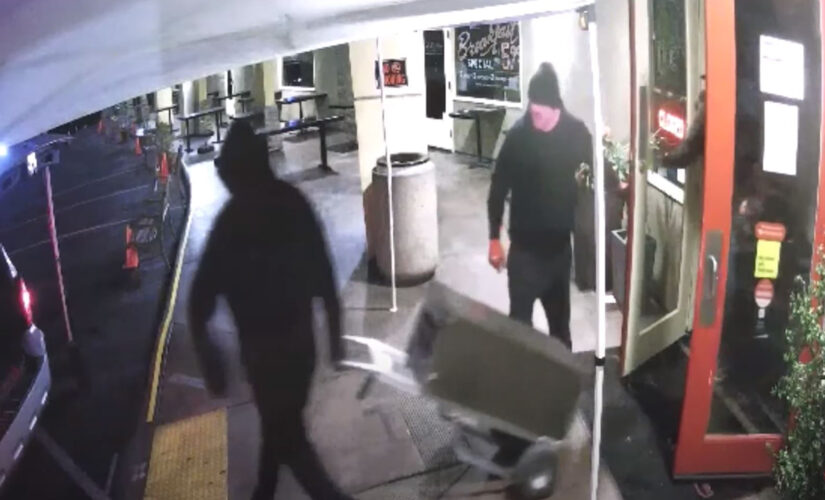 San Diego burglars caught on video wheeling safe out of popular deli