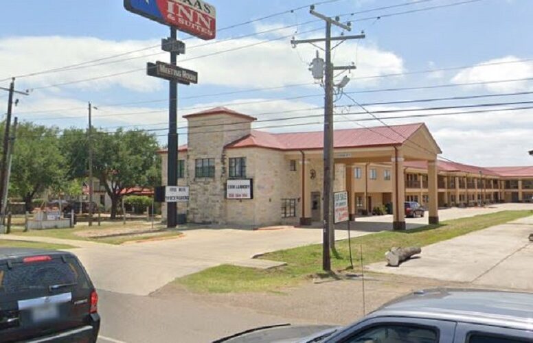 Texas police learn COVID-positive illegal immigrants sent to local hotels, after Whataburger encounter