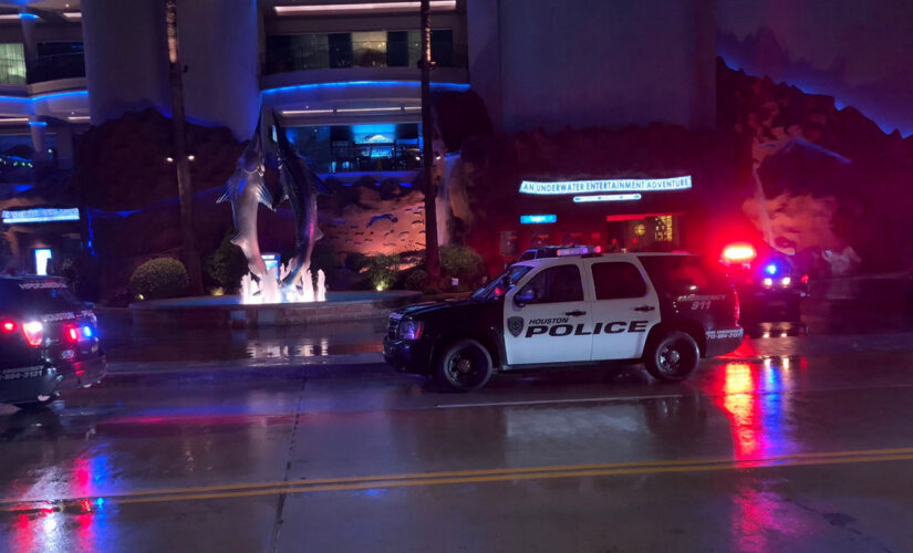 Houston aquarium shooting leaves 2 dead, including suspect and 1 hurt