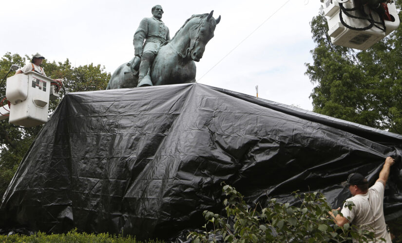 Charlottesville to remove Confederate monuments