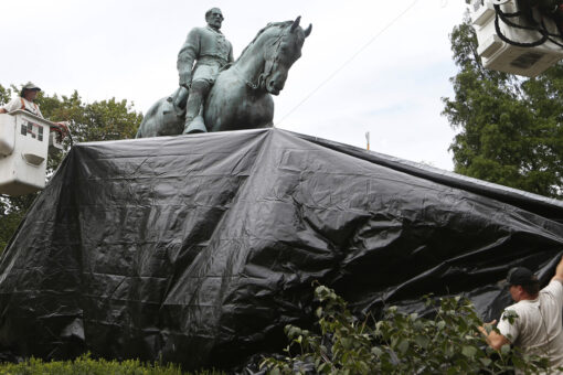 Charlottesville to remove Confederate monuments