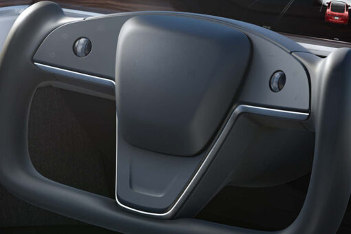 The odd Tesla Model S ‘yoke’ steering wheel is here to stay, Elon Musk says