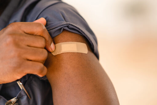 Major health groups call for COVID-19 vaccine mandates for health care workers