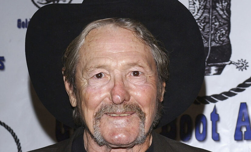 William Smith, ‘Laredo’ actor known for playing cowboys and brawlers, dead at 88