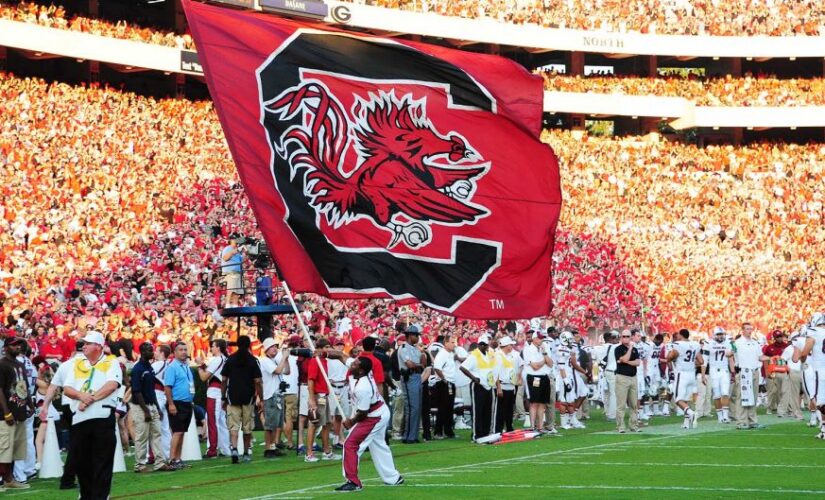 South Carolina names former grad assistant its starting QB