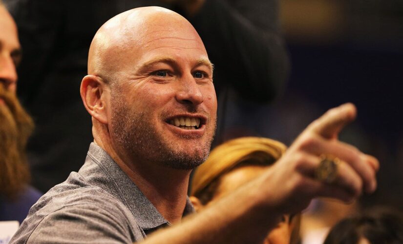 Trent Dilfer gets into heated moment with high school football player