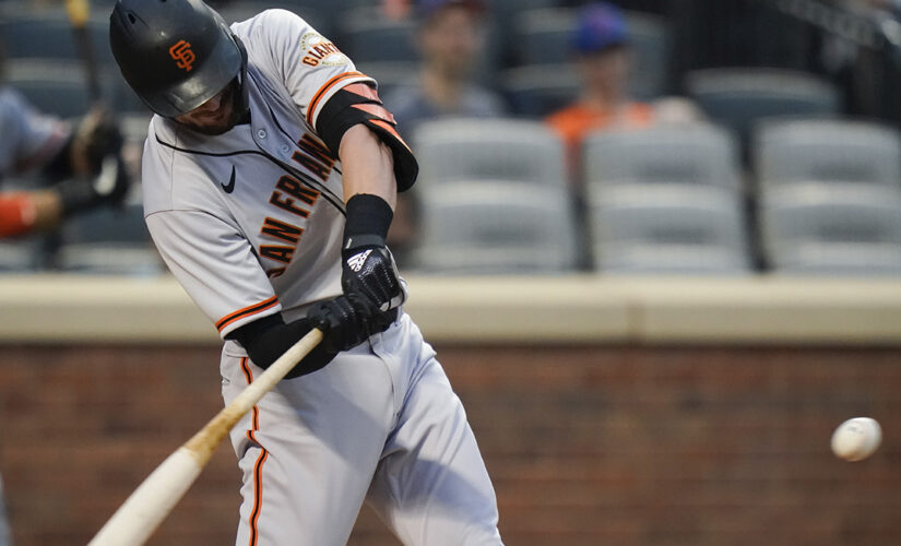 Bryant, Ruf lead Giants past Mets 3-2 for 3-game sweep
