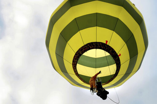 Dramatic hot-air balloon landing: Report details how passengers took control after pilot killed in accident