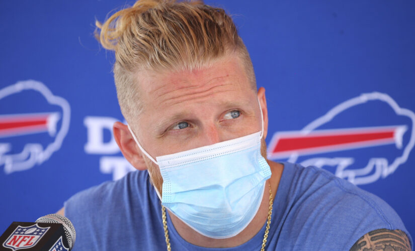 Bills’ Cole Beasley enters COVID protocol after contact with vaccinated trainer who tested positive: report