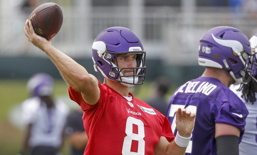 Cousins returns to Vikings quarterback room after quarantine