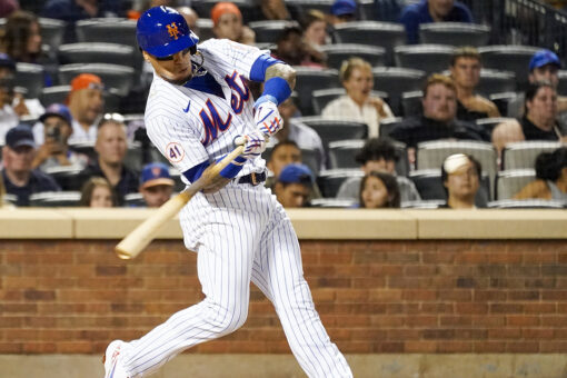 Votto inches from HR record, Báez helps Mets rally past Reds