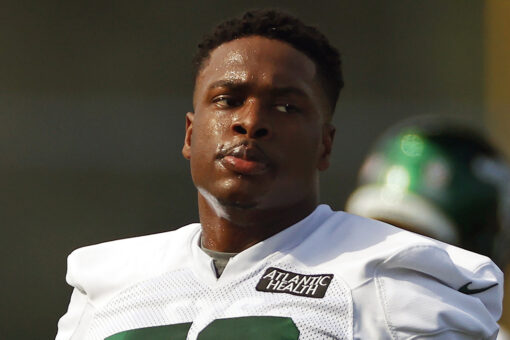 Jets’ Clark has bruised spinal cord, should fully recover
