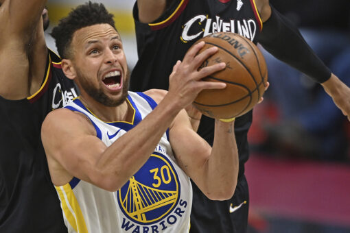 Curry lands second $200M contract of career with Warriors