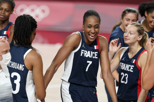 France advances to semifinals with 67-64 win over Spain