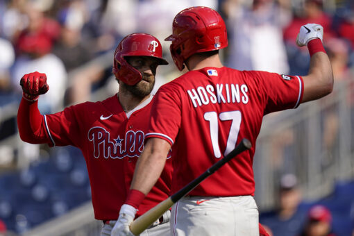 Realmuto, Hoskins help streaking Phils rally past Nats 7-6