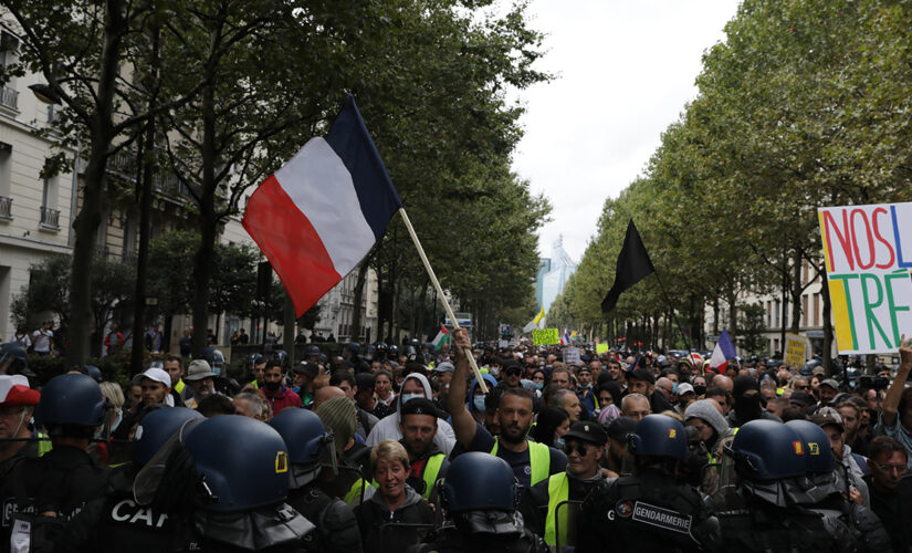 Thousands of protesters pack Paris streets in defiance of COVID-19 vaccine passport: ‘Our freedoms are dying’
