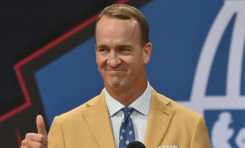 Peyton Manning jabs Tom Brady, Ray Lewis during Hall of Fame speech