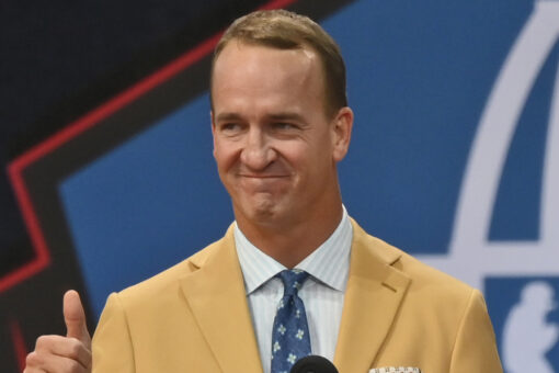 Peyton Manning jabs Tom Brady, Ray Lewis during Hall of Fame speech