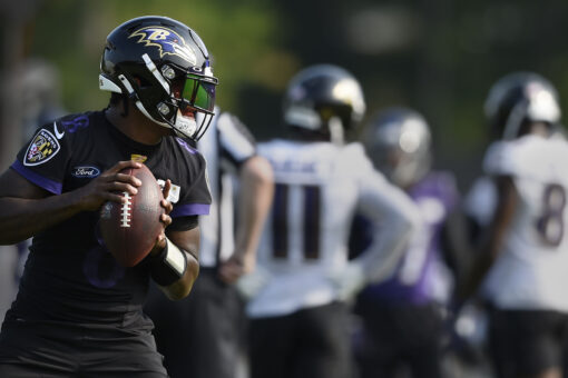 Ravens’ Lamar Jackson noncommittal on vaccine after second COVID bout: ‘I can’t dwell on that right now’