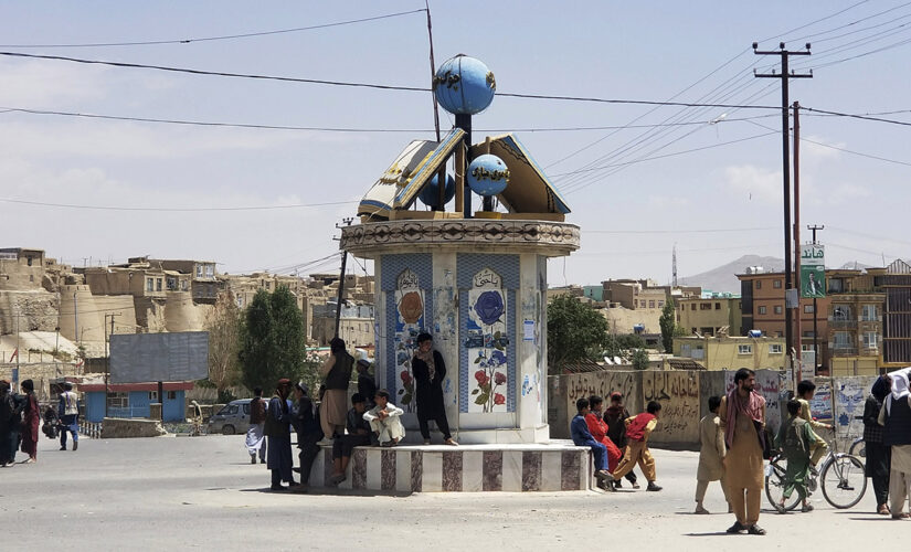 Taliban claims control over prisons in 2 chief Afghanistan cities