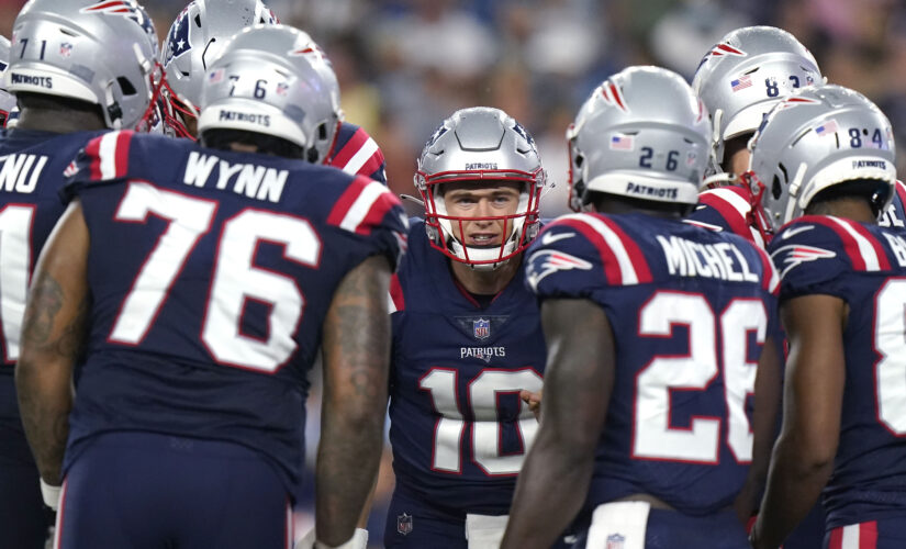 Stevenson has 2 TDs, Jones solid as Pats beat WFT 22-13