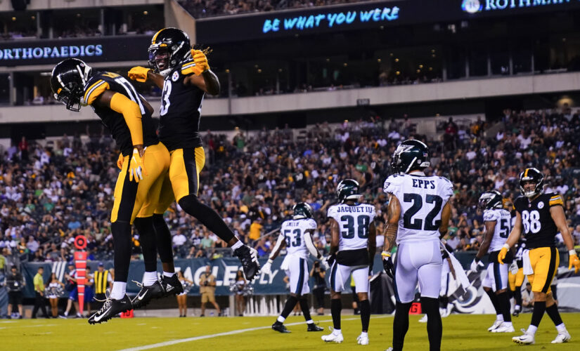 Steelers rally behind Haskins to beat Eagles 24-16