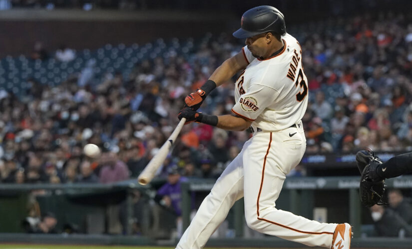 Wade’s 3-run homer leads Giants to fifth straight win