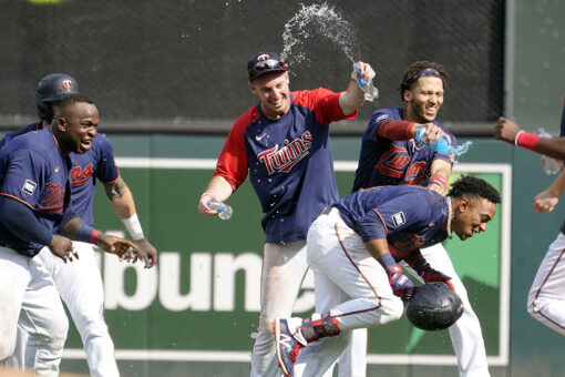 Another walk-off for Polanco; Twins beat Indians 8-7 in 11