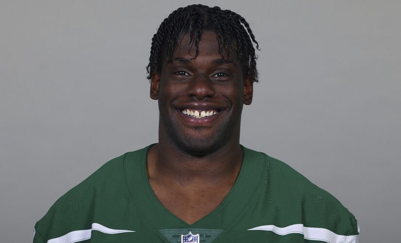 Jets’ Carl Lawson having MRI on injured Achilles